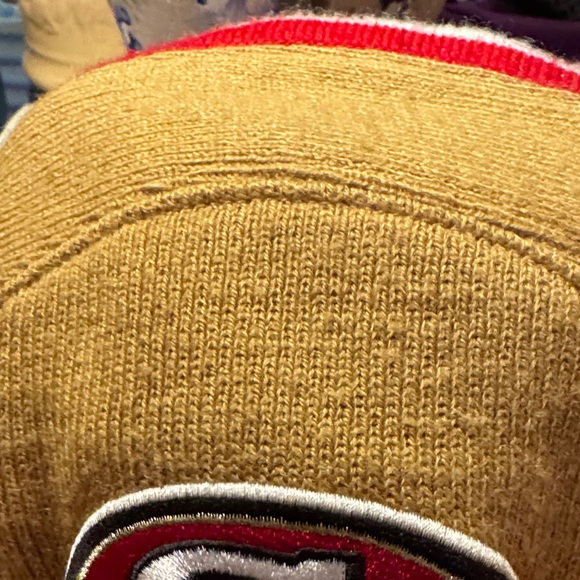 NFL 49ers Red Furry Hat - Picture 13 of 14